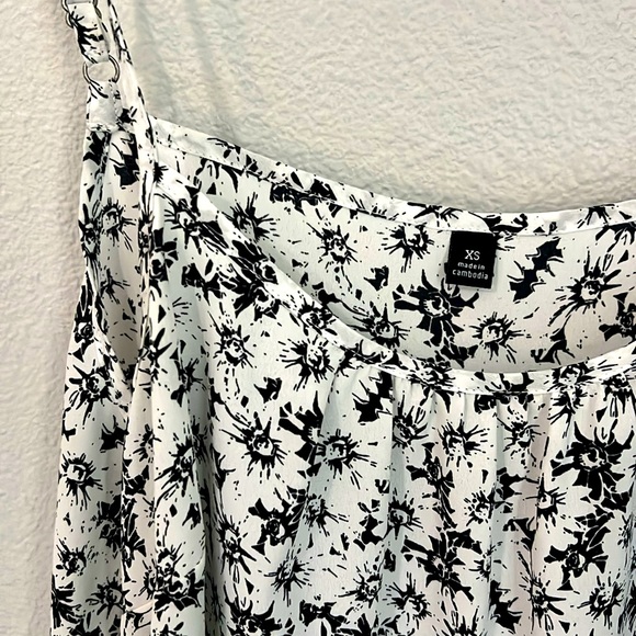 Daisy Top - Picture 4 of 5